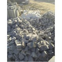 供应优质花岗岩石材 灰色马蹄石、芝麻白马蹄石及小方块的专业之选